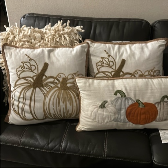 Pumpkin pillows - Picture 3 of 4